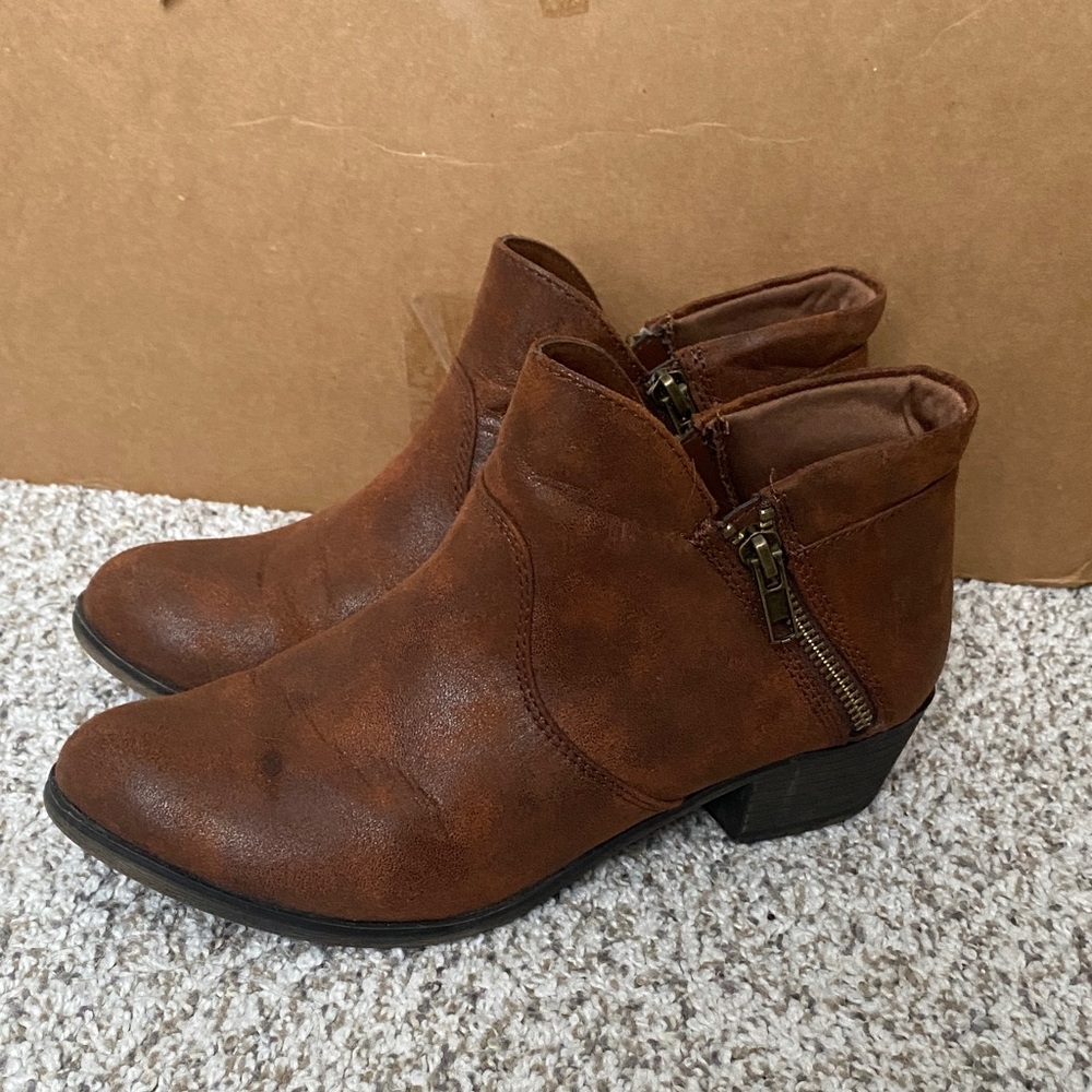 Sun and stone Brown Ankle Boots
